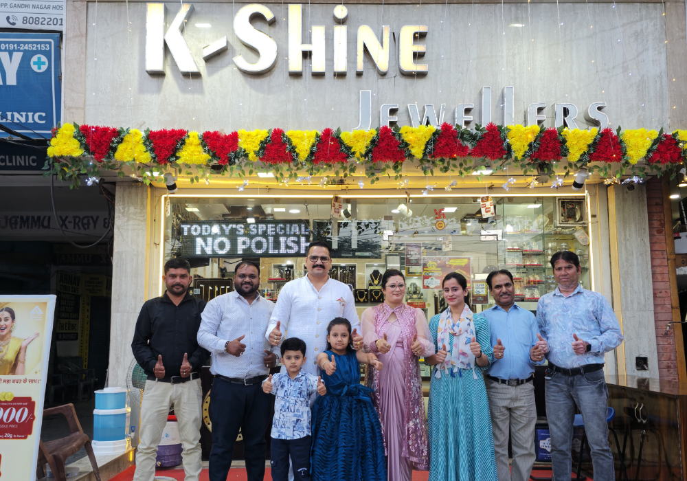 KShine Jewellers Gandhi Nagar Branch Staff